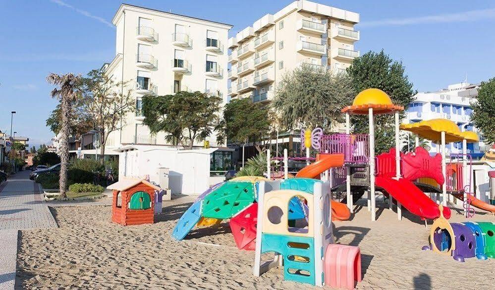 Hotel Platinum Rimini Exterior foto